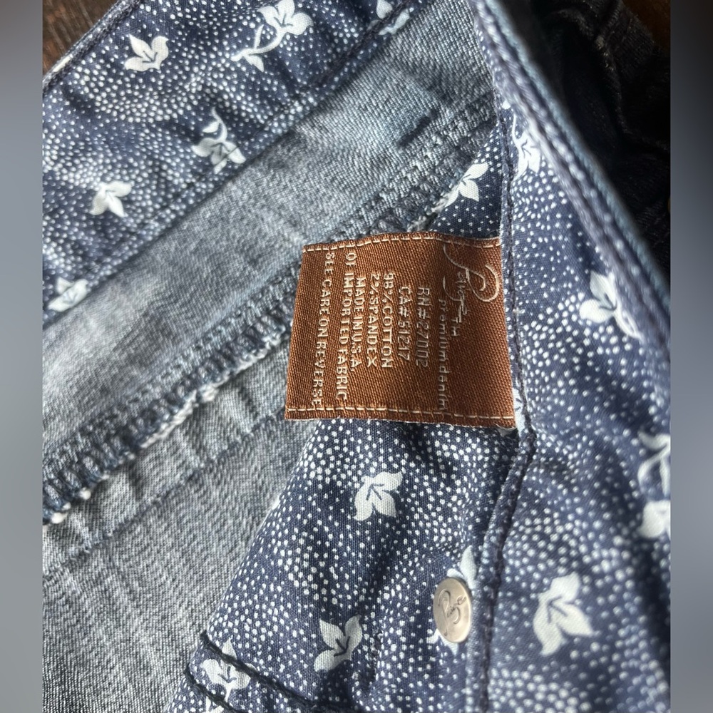 Paige Premium Denim Bermudas - Picture 7 of 7